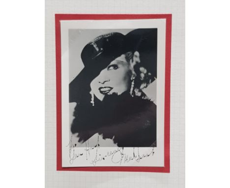 MAE WEST 1892-1980 AMERICAN LEADING LADY SIGNED VINTAGE PHOTO SCARCE