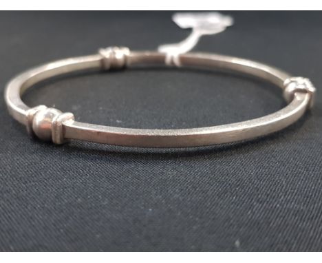 SILVER BANGLE 