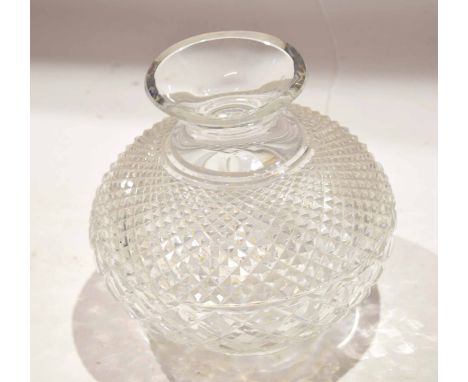 Lead crystal glass lamp shade of circular form, 19cm diam  