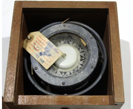20th century ship's compass (a/f), in case  