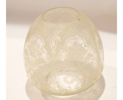 Early 20th century glass oil lamp shade etched with panels of foliage, 20cm high