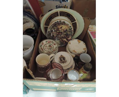 A tray of mixed ceramics including part Meakin tea service