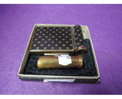 A vintage Stratton compact in original box