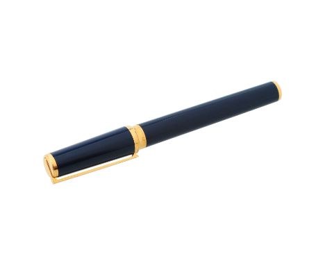 S.T. DUPONT VINTAGE Füller "MONTPARNASSE". Modell mit blauem Chinalack lackiert, vergoldeten Details, Feder aus 18K GG. Box, 