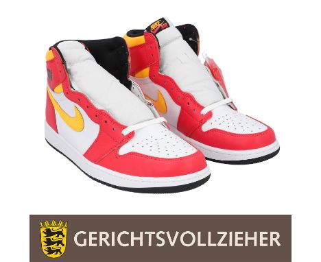 NIKE Sneaker "AIR JORDAN 1 RETRO HIGH OG", Gr. 46. Light Fusion Red/ White-Laser Orange-Black. Box anbei. Ungetragen. 555088-