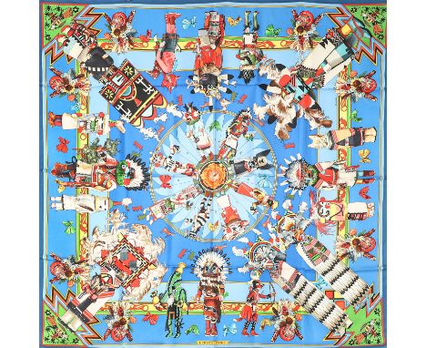 HERMÈS Seidencarré "KACHINAS", by Olivier Kermit, Entwurf erstmals erschienen 1992. Akt. NP.: 495,-€. 100% Seide. Kachinas si
