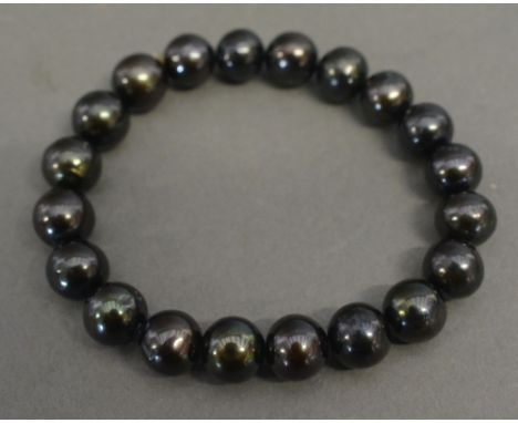 A Black Cultured Pearl Bracelet