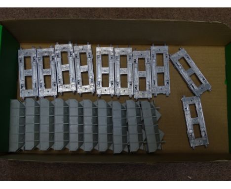OO Gauge Model Railways: A tray of WRENN Hopper Wagon bodies and chassis, 10 of each - VG