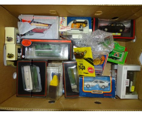 A large tray of mixed modern diecast by EFE, MATCHBOX etc together with a SCALEXTRIC car - mostly boxed - G/VG in F/VG boxes 