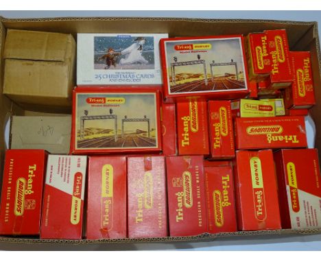 OO Gauge Model Railways: A tray containing a very large quantity of TRI-ANG overhead catenary accessories including overhead 