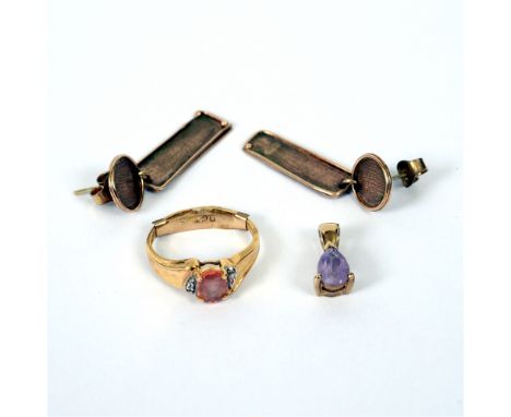 A PALE ORANGE SAPPHIRE AND DIAMOND RING  an amethyst pendant, and a pair of 9 carat gold earrings, 2.9g gross.