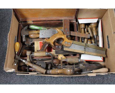 A box of joiner's tools, hand saws, braces, chisels etc 