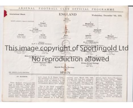 ENGLAND V SPAIN 1931 AT ARSENAL     Programme England v Spain 9/12/1931 at Highbury. Light horizontal fold. Small piece missi