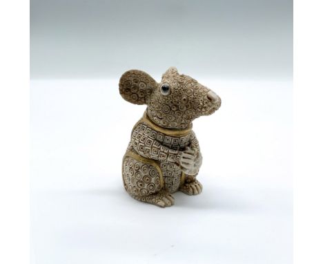 This beautiful mouse trinket box figurine is part of the Harmony Kingdom Tapestry Collection based on the rich textures and d