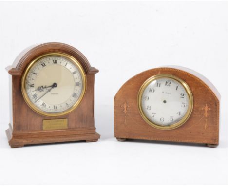 Edwardian small inlaid dome topped mantel clock, silvered dial, French movement, 14cm; a later mahogany mantel clock. (2)