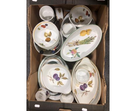 Royal Worcester, Evesham pattern, 35 piece oven to tableware. (1 box)