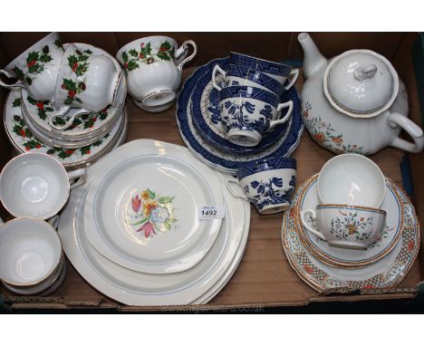 A Royal Grafton 'Noel' Teaset (26 pieces), Old Willow cups and saucers, Tea for two, etc.