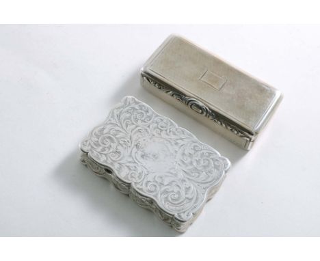 A GEORGE IV RECTANGULAR SNUFF BOX with engine-turning and a raised foliate thumbpiece, vacant cartouche and gilt interior, by