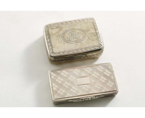 A GEORGE III RECTANGULAR VINAIGRETTE with engraved borders, initialled on both the cover and base, gilt interior, maker's mar