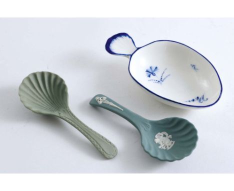 CERAMIC:- A 19th century cream porcelain large spoon with a lug handle &amp; blue-painted decoration, a Wedgwood pale green J