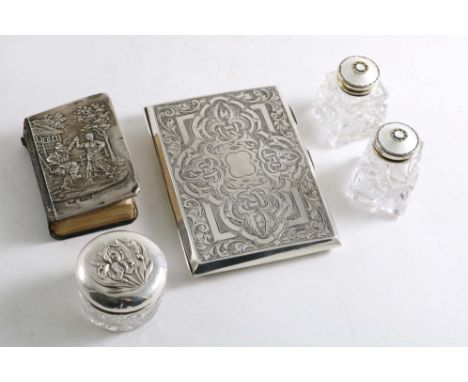 A MIXED LOT:- An Edwardian engraved rectangular note case, silk lining with pencil maker's mark "M&amp; Co", Birmingham 1903,