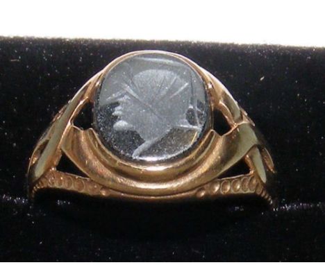 Gent's 9ct gold intaglio ring