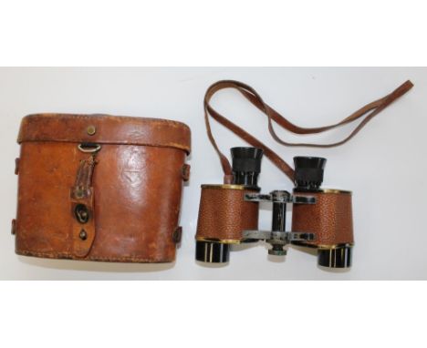 Bausch &amp; Lomb, U.S. Army Signal Corps Binoculars. Serial number EE70885, power 6. In original leather case with compass e