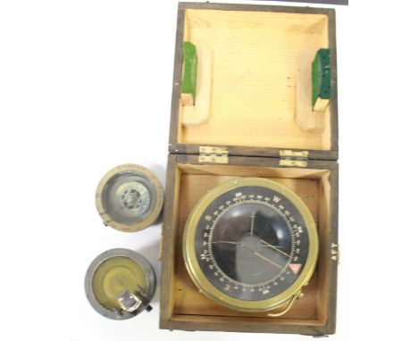 Royal Air Force Type P10 Compass number 1106B Issued to bombers including Lancaster's in original wooden case. Type 06.A. com