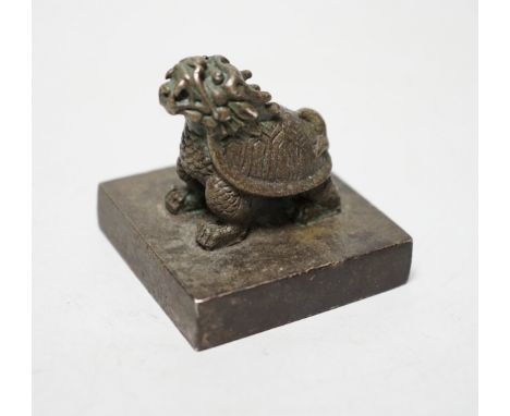 A Chinese bronze ‘Lónggui’ (dragon turtle) seal, 5cm