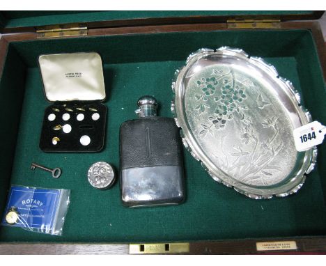 Decorative Dish, gent's dress studs, hip flask, pill box, ladies pendant watch etc, all in wooden case with twin carrying han