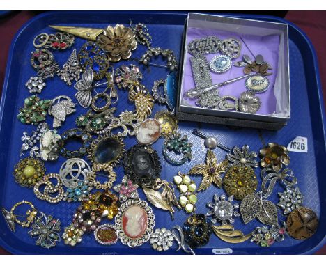 A Selection of Assorted Costume Brooches and Ornate Dress Clips, including cameo style, floral and foliate designs, Celtic kn