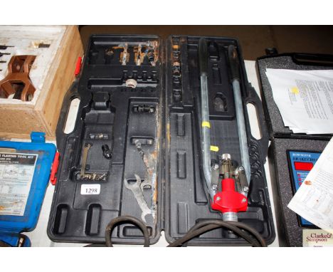 A Panther Tools &amp; Products Ltd rivet gun in case