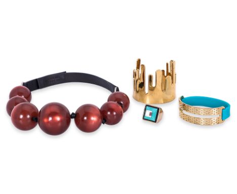 AN ASSORTMENT OF MARC JACOBS COSTUME JEWELLERY
Comprising of a rubber sphere choker with leather straps and button closure, a