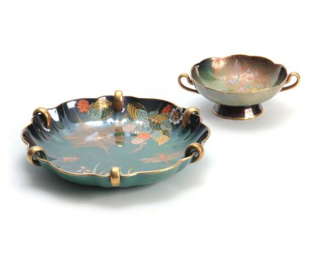 TWO PIECES OF 20TH CENTURY CARLTON WARE 'VERT ROYALE ' one large dish of scalloped form with gilt ring corners decorated with