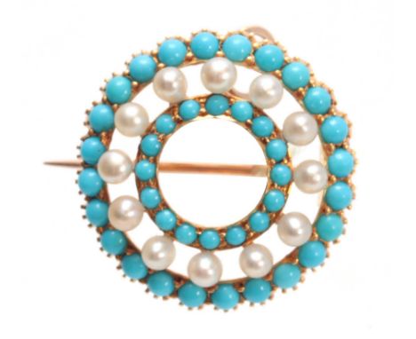 A 15CT GOLD TURQUOISE AND PEARL SET CIRCULAR BROOCH - tested 15ct gold 2.5cm diameter.
