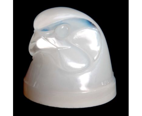 R. LALIQUE FRANCE. A 20TH CENTURY TETE D'EPERVIER OPALESCENT CAR MASCOT modelled as a Hawks Head 6cm high 6.5cm wide - having