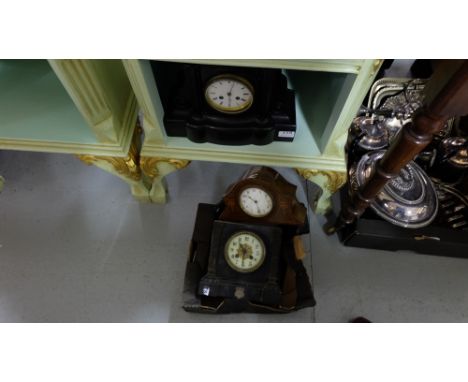 Black slate Mantel Clock, white dial, with column decor, 34cm w x 23cm h (with key), small mahogany cased Mantel Clock (Swiss