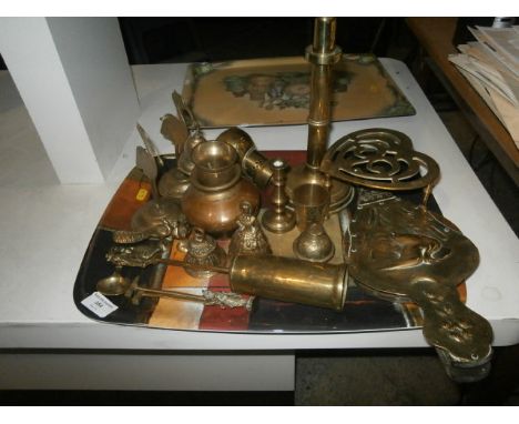 tray of brassware inc trivet and lamp base