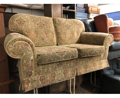 TRADITIONAL TAPESTRY FABRIC UPHOLSTERED TWO SEATER SOFA 