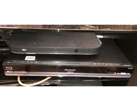PANASONIC DIGA BLU RAY DISC RECORDER DMRBW880