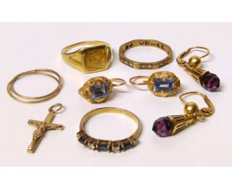 18ct gold earrings set with aquamarine cushion cut stones and various other gold rings. Condition report: see terms and condi