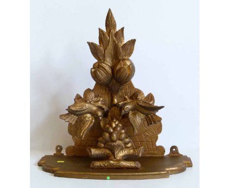 Carved wood guilded wall bracket. Condition report: see terms and conditions