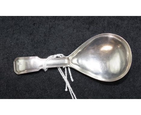 George IV sterling silver caddy spoon hallmarked Birmingham 1822, maker : Joseph Willmore, 10 grams approx