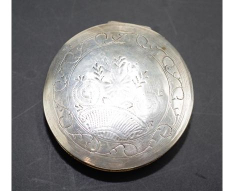 Antique Dutch silver trinket box with hinged lid, hallmarked 0.833 purity, 19.5 grams, 5cm diameter approx