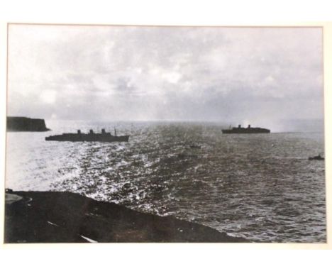 Framed print of WWII image depicting the 1941 passing of HMT Queen Mary and HMT Queen Elizabeth at Sydney Harbour heads, 39cm