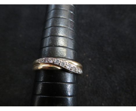 9ct Gold diamond ring Size T 