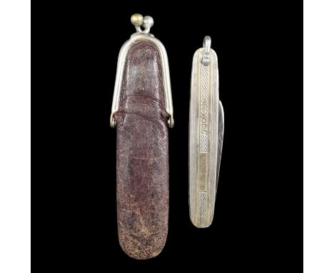 A 1960s folding pocket knife having steel blades and silver-gilt grip scales, cased, 6.5 cm closed