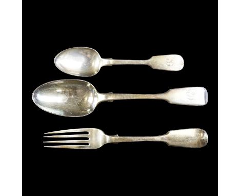 Victorian silver flatware comprising a fork, tablespoon and teaspoon, 119 g 