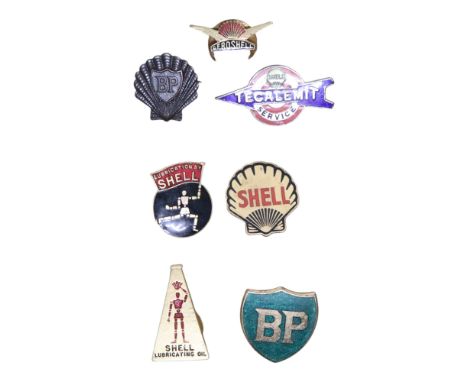 [ Classic car ] Seven Shell, BP, Aeroshell and Tecalemit fuel, oil and service enamelled lapel badges, second quarter 20th Ce