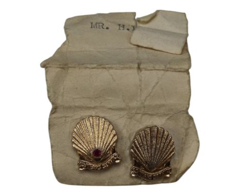 [ Classic car ] Two vintage Shell Petroleum long service pin badges